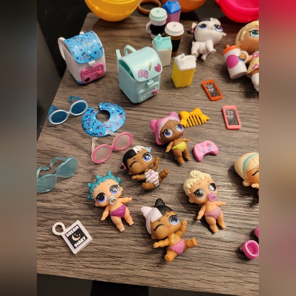 L.O.L. surprises bundle 5 dolls and 6 babies with accessories - Picture 2 of 4